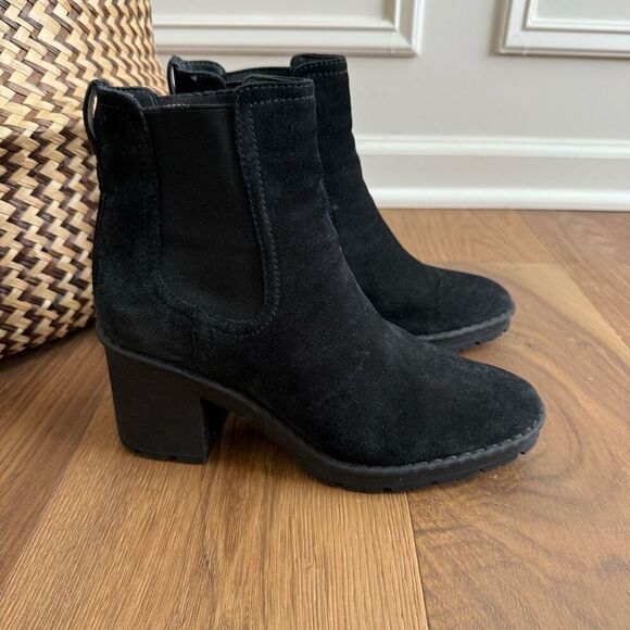 $425 Vince Henderson Weatherproof Suede Heel Chelsea Ankle Boot Black 8 - Picture 2 of 10